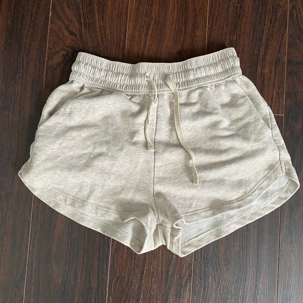 Dolphin hem lounge shorts
